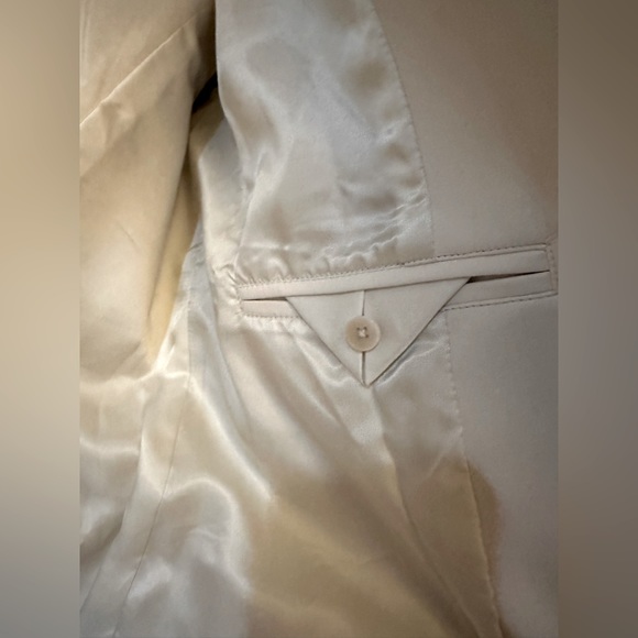 Aritzia cream blazer - Picture 5 of 6